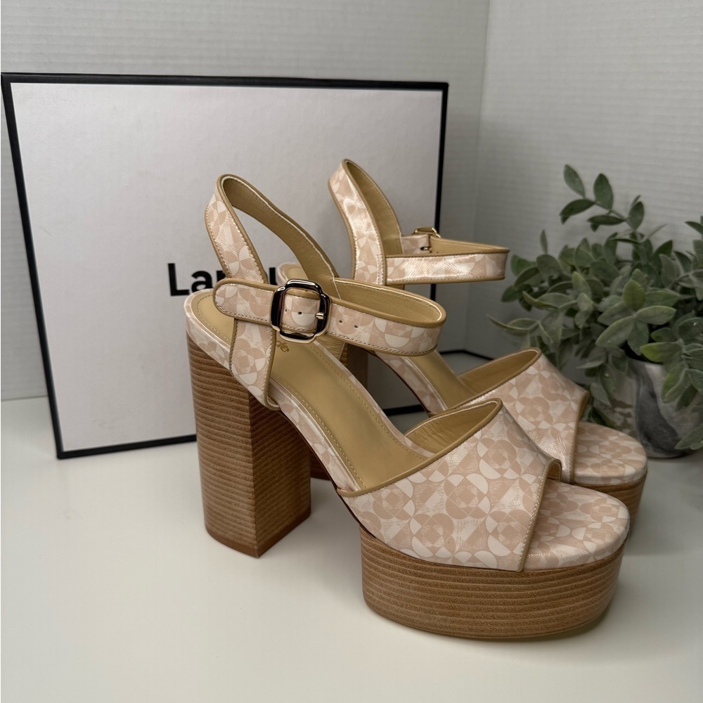 Larroudé Vanessa Platform Sandal in Saffiano Leather Dual Patent Beige 11M NIB